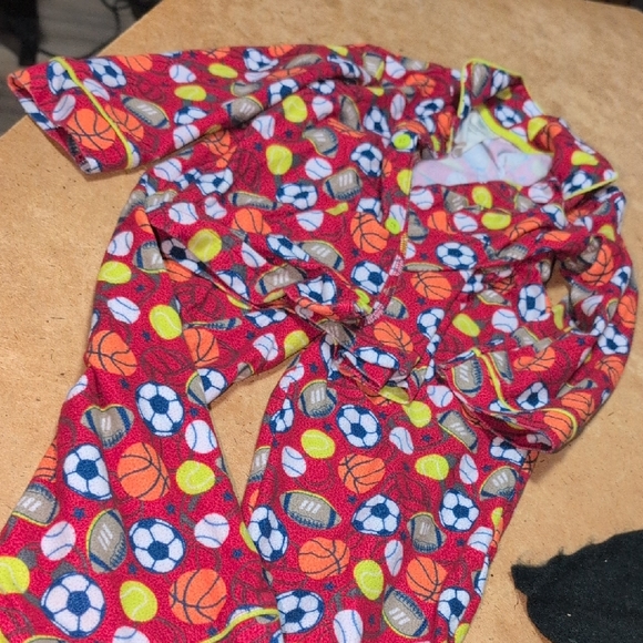 Wonderkids Other - ❤️🔥10/$10❤️🔥 GUC Set Of Boys Wonderkids Colorful Sports Pajama Size 4T